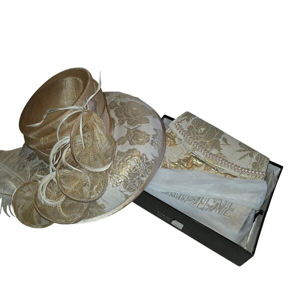 NWT Champagne Italy gold and‎ creme hat with matching purse